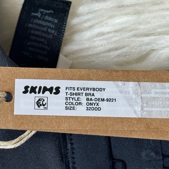 Skims Fits Everybody T-shirt Bra Onyx Size 32DDD - Picture 9 of 9